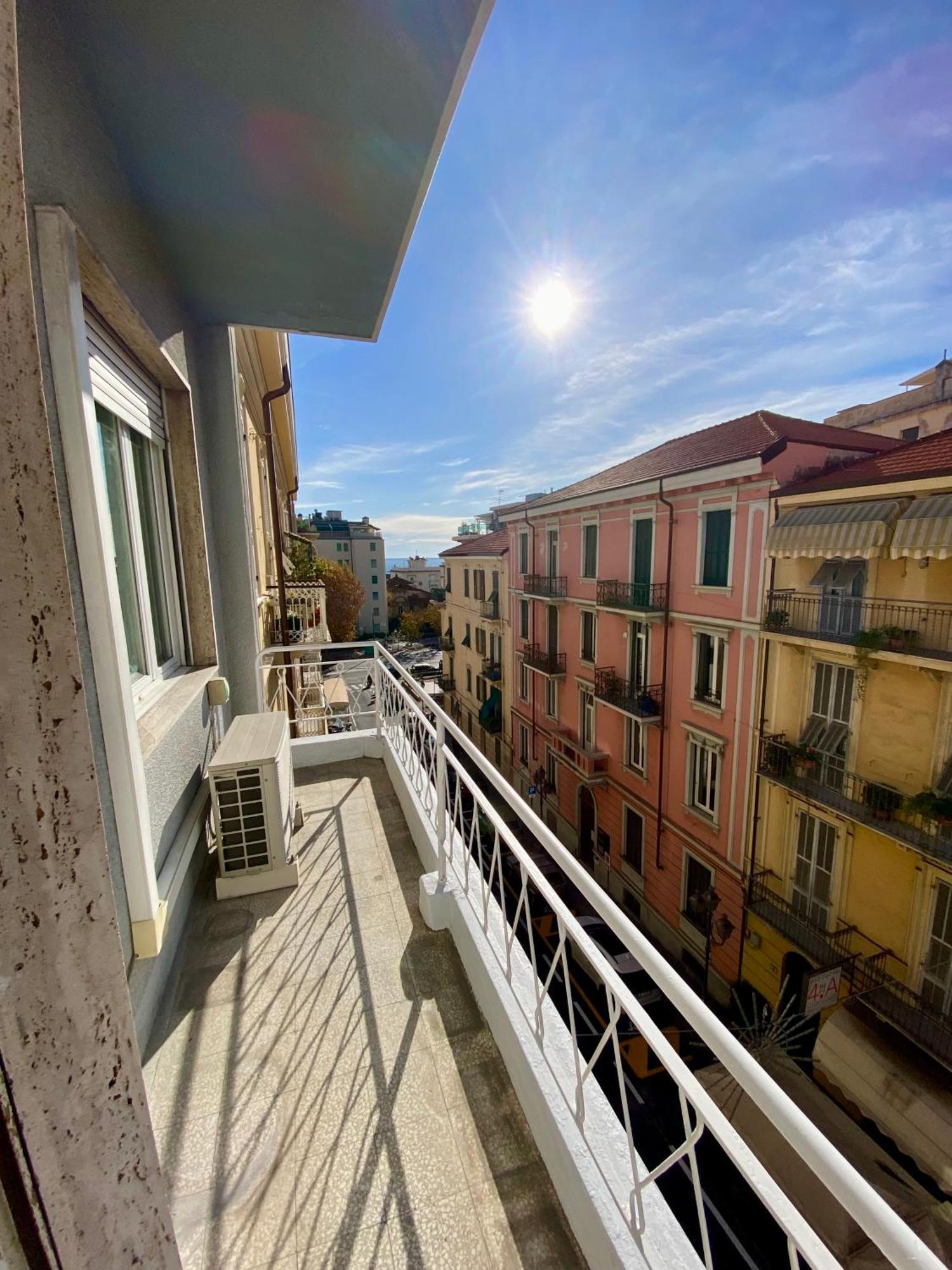 Appartamento Via XX Settembre Sanremo Exteriör bild